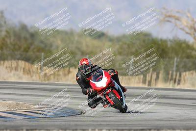 media/Dec-01-2025-Moto Forza (Mon) [[2daa91e15f]]/2-Intermediate Group/Session 3 (Turn 3)/